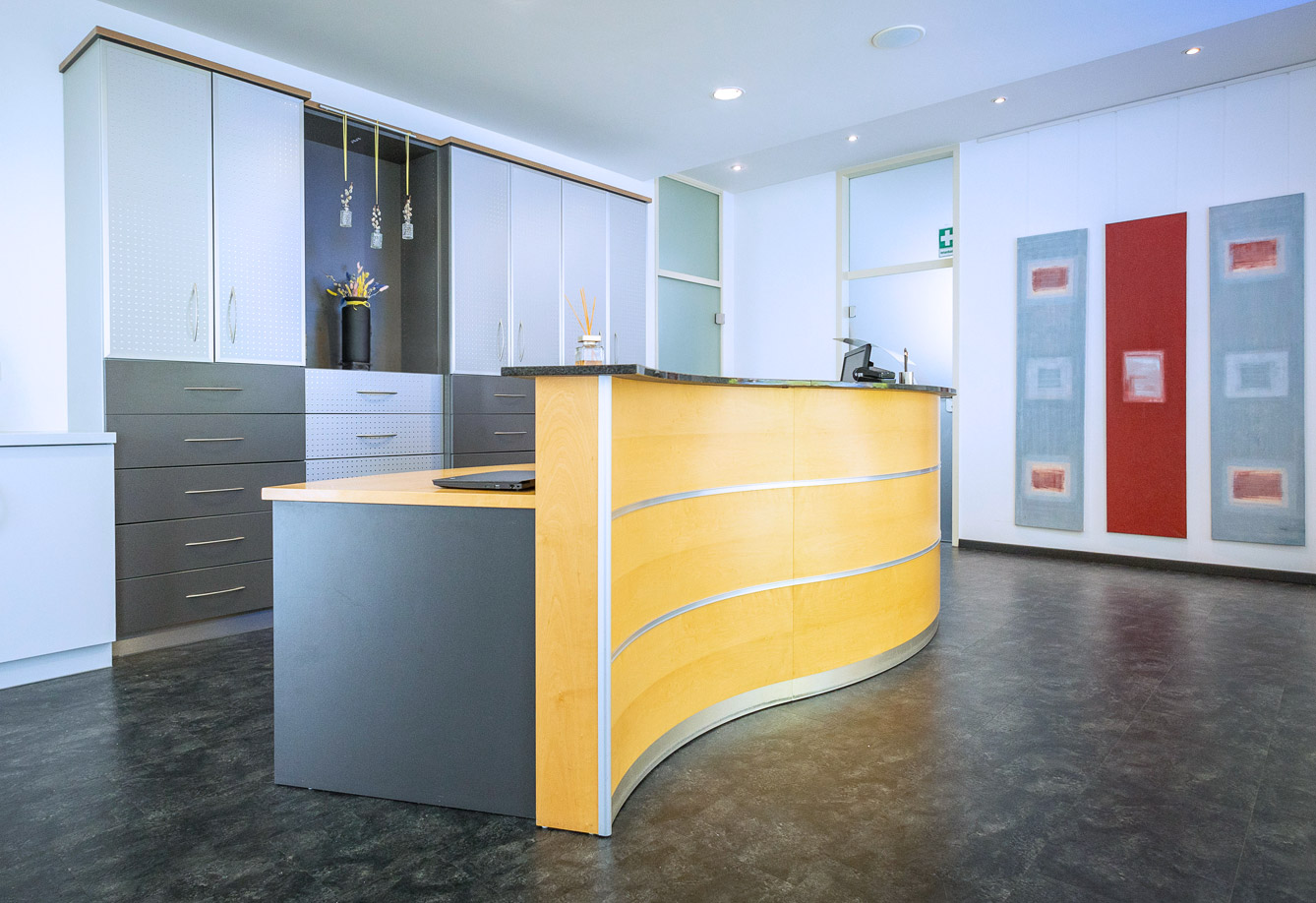 PRAXIS 1 Empfangstheke